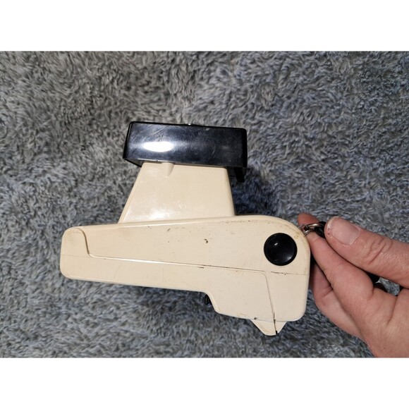 VTG Polaroid Land Camera Swinger Model 20 Strap Photography Decorations Untested - Picture 9 of 12